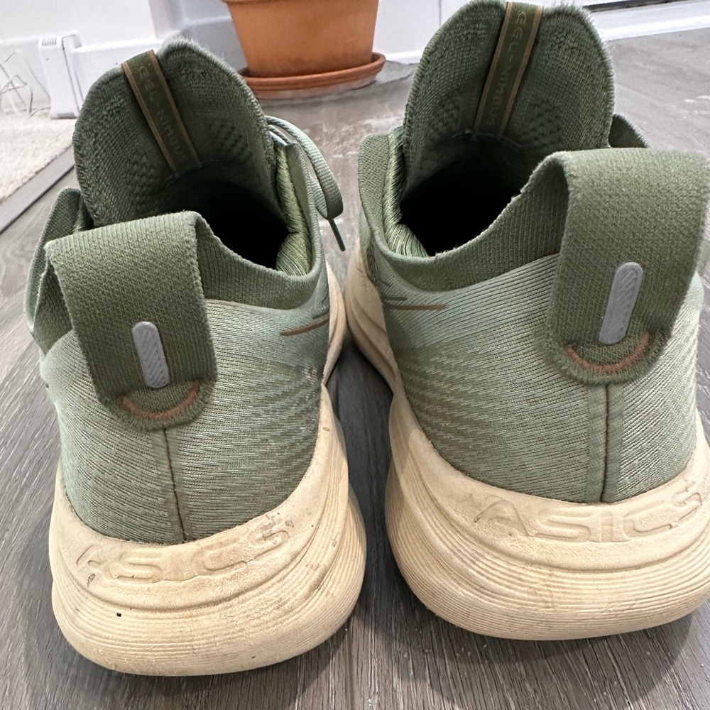 GEL-NIMBUS 27 Rare Color MENS 12 Used only 6 months I switch my shoes. - Picture 7 of 9